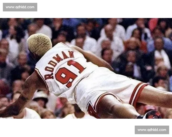 罗德曼与卡尔马龙的防守对决与铁血对抗九十年代NBA总决赛经典碰撞